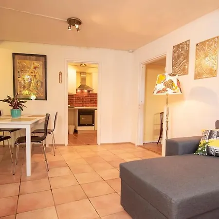 Airport Helsinki- Vantaa Near /lentoasemaa Laehellae *