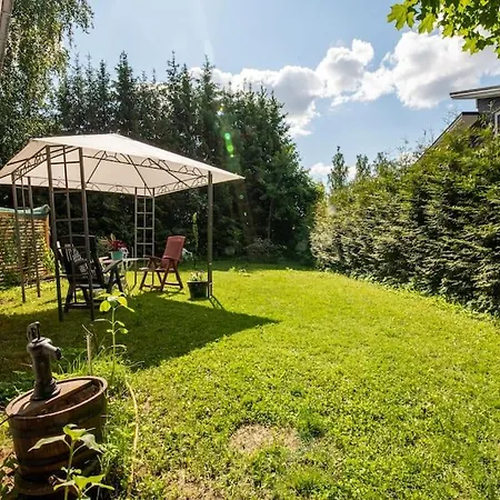 アパート Airport Helsinki- Vantaa Near /lentoasemaa Laehellae トゥースラ