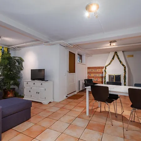 Airport Helsinki- Vantaa Near /lentoasemaa Laehellae