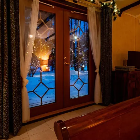 Airport Helsinki- Vantaa Near /lentoasemaa Laehellae * Туусула