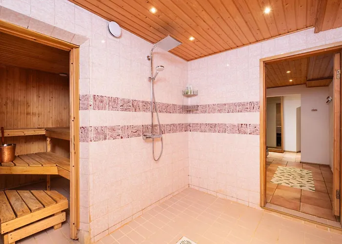 Airport Helsinki- Vantaa Near /lentoasemaa Laehellae